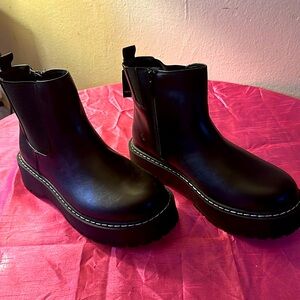 Chelsea boot